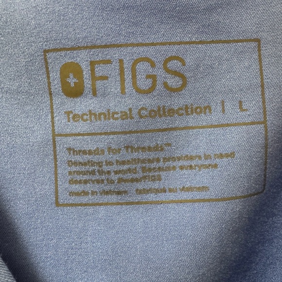 Figs Casma Three-Pocket Scrub Top - Picture 2 of 3